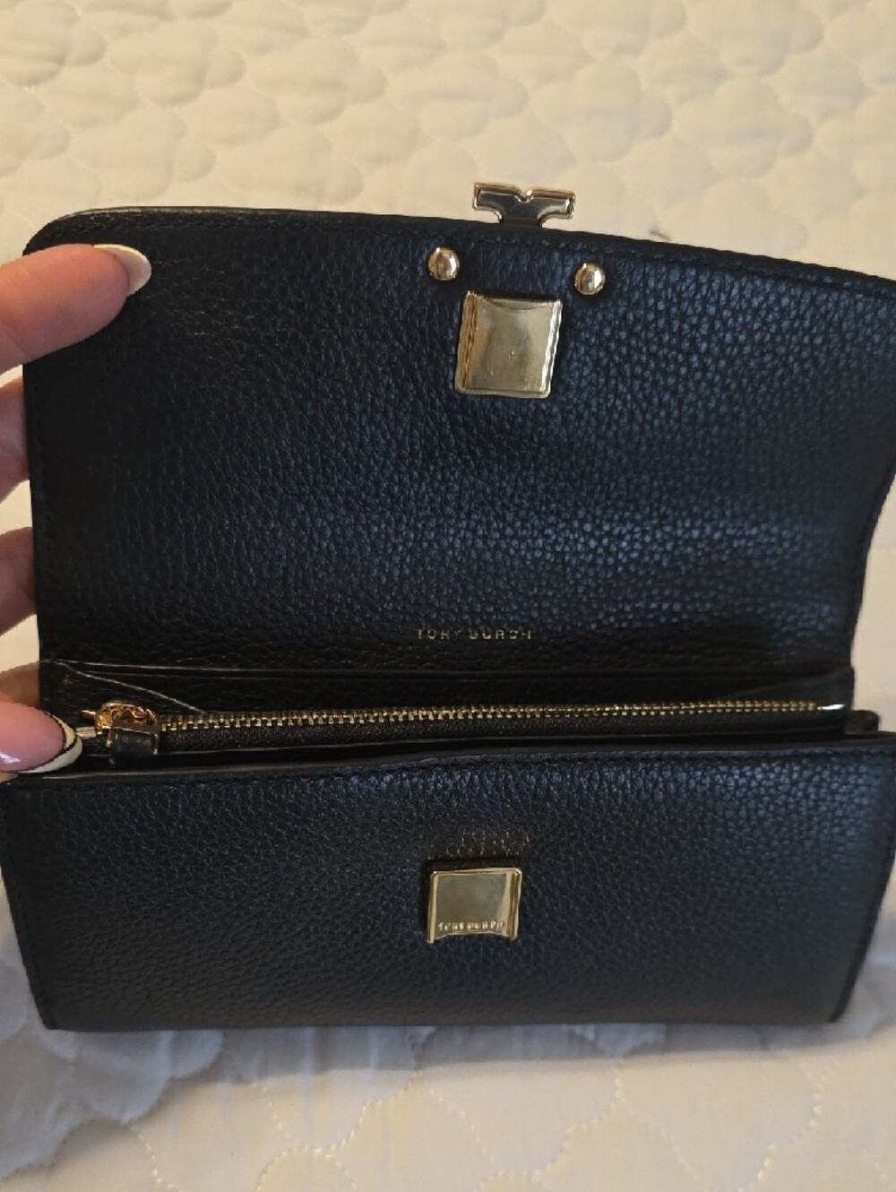 Tory Burch Black Leather Continental Wallet with Gold Logo Emblem - Picture 2 of 6